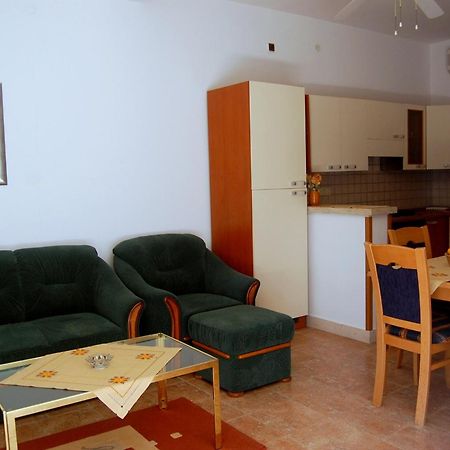 Apartments And Rooms Villa Mir Zaton  Kamer foto